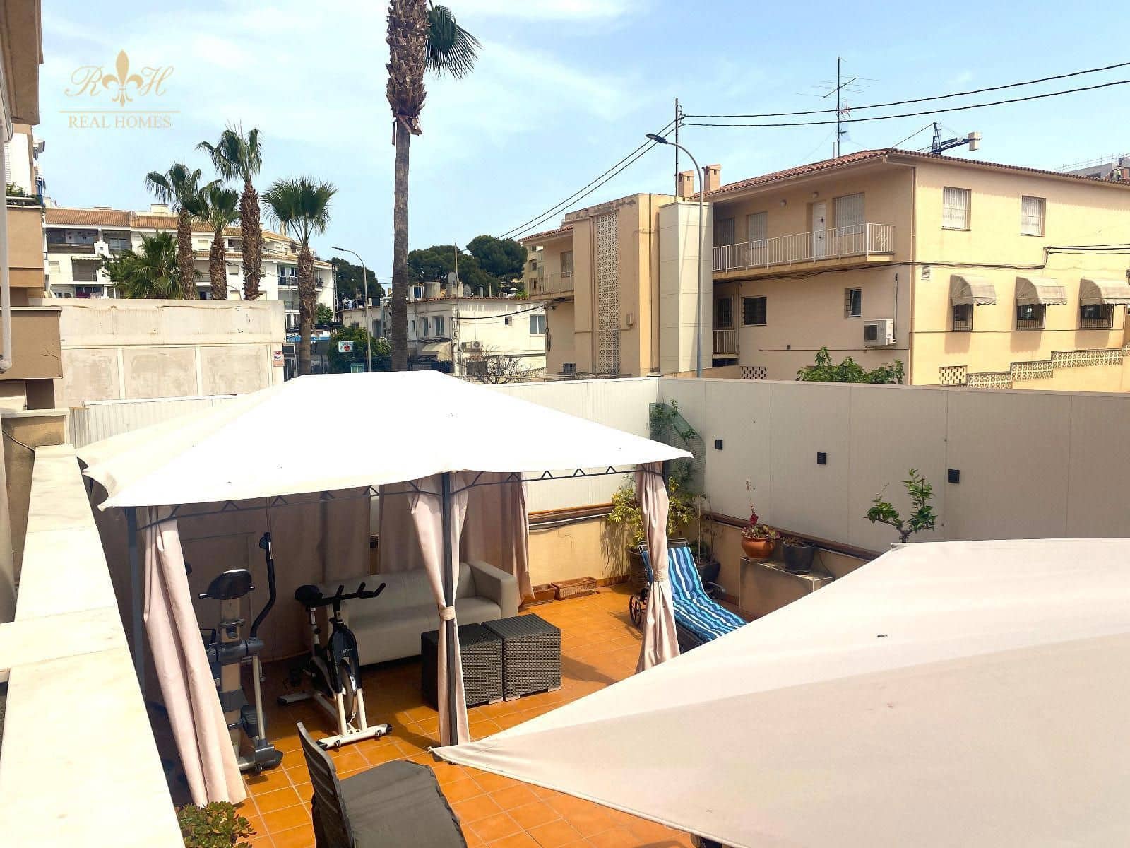 2 quarto Apartamento para arrendar em Albir com piscina - 1 500 € (Ref: 8499174)