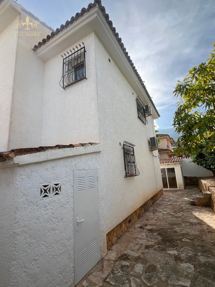 3 makuuhuone Huvila myytävänä paikassa Albir mukana uima-altaan 
autotalli - 479 000 € (Ref: 8566862)