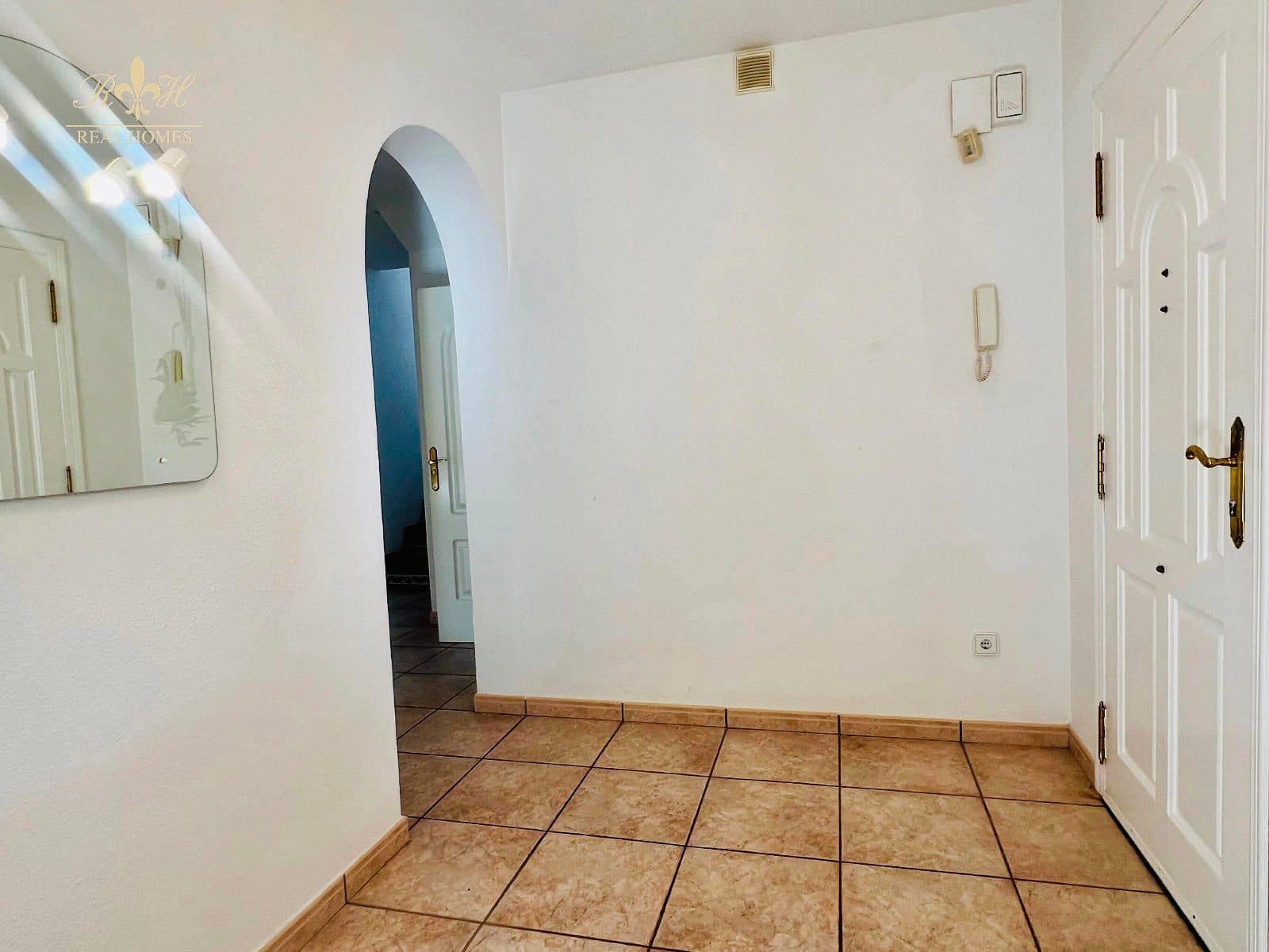 3 makuuhuone Huvila myytävänä paikassa Albir mukana uima-altaan 
autotalli - 479 000 € (Ref: 8566862)