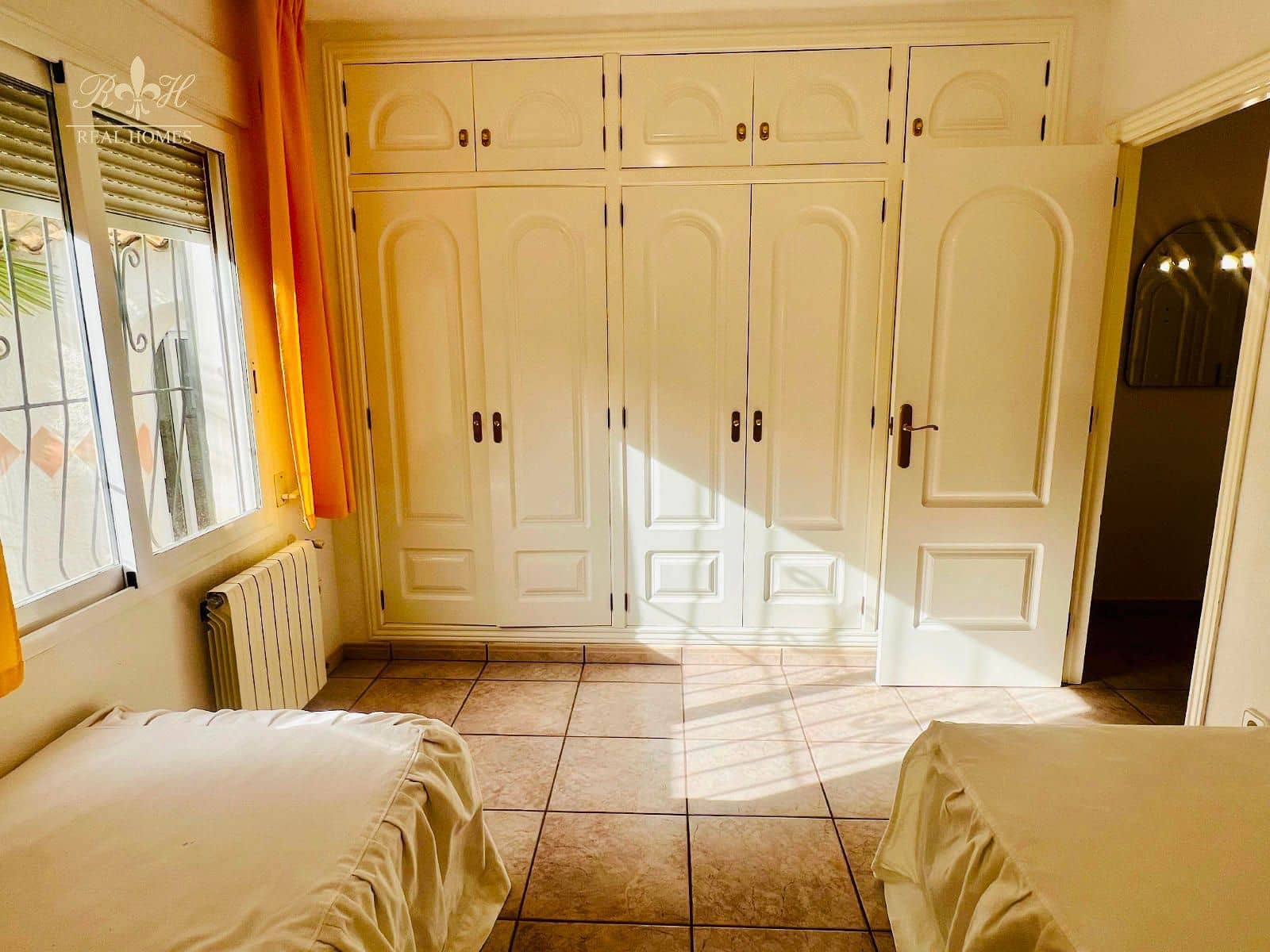 3 makuuhuone Huvila myytävänä paikassa Albir mukana uima-altaan 
autotalli - 479 000 € (Ref: 8566862)