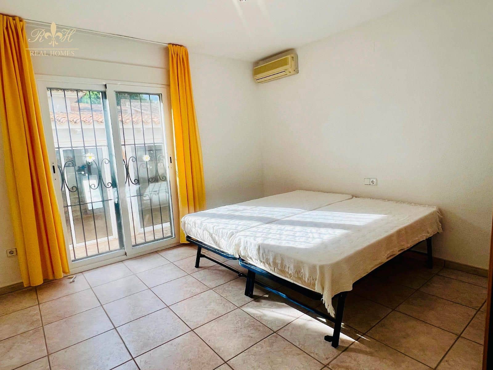 3 makuuhuone Huvila myytävänä paikassa Albir mukana uima-altaan 
autotalli - 479 000 € (Ref: 8566862)