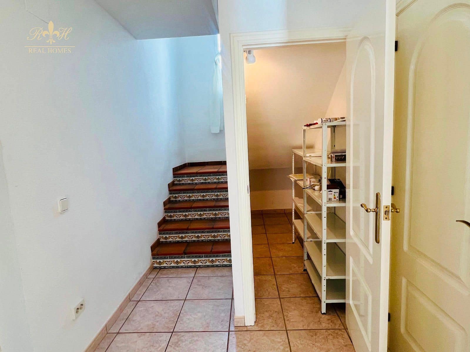 3 makuuhuone Huvila myytävänä paikassa Albir mukana uima-altaan 
autotalli - 479 000 € (Ref: 8566862)