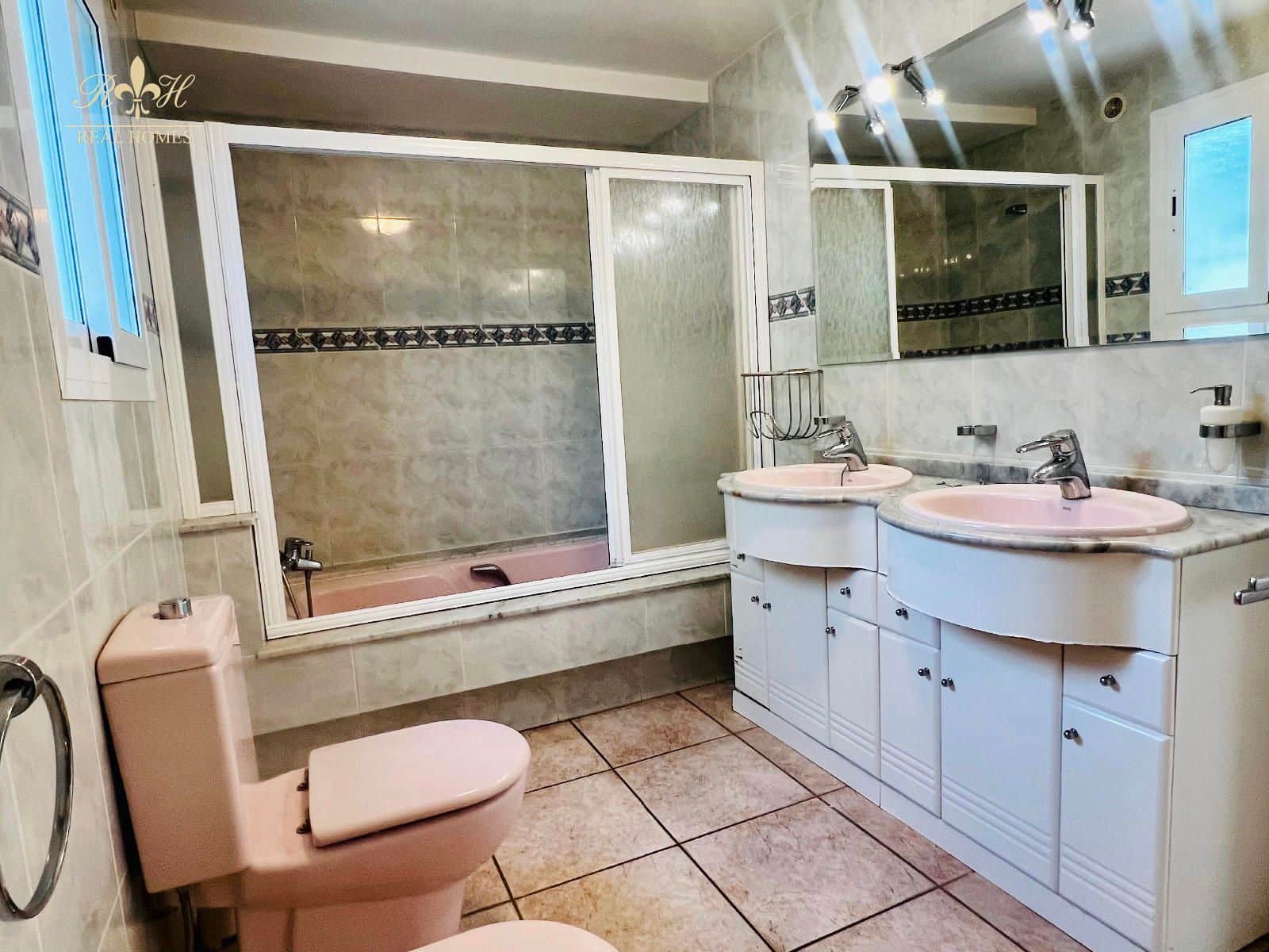 3 makuuhuone Huvila myytävänä paikassa Albir mukana uima-altaan 
autotalli - 479 000 € (Ref: 8566862)