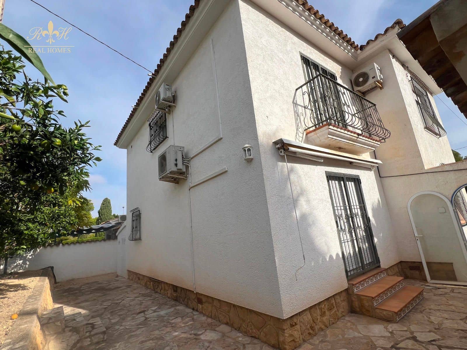 3 makuuhuone Huvila myytävänä paikassa Albir mukana uima-altaan 
autotalli - 479 000 € (Ref: 8566862)