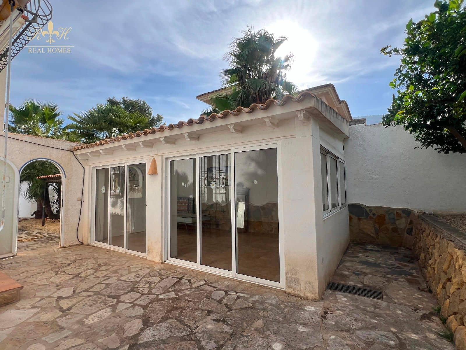 3 makuuhuone Huvila myytävänä paikassa Albir mukana uima-altaan 
autotalli - 479 000 € (Ref: 8566862)