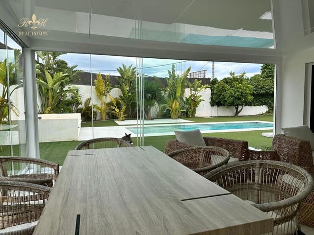 3 sypialnia Willa do wynajęcia w Albir, Alfaz del Pi / L'Alfàs del Pi z basenem garażem - 3 600 € (Ref: 8573621)