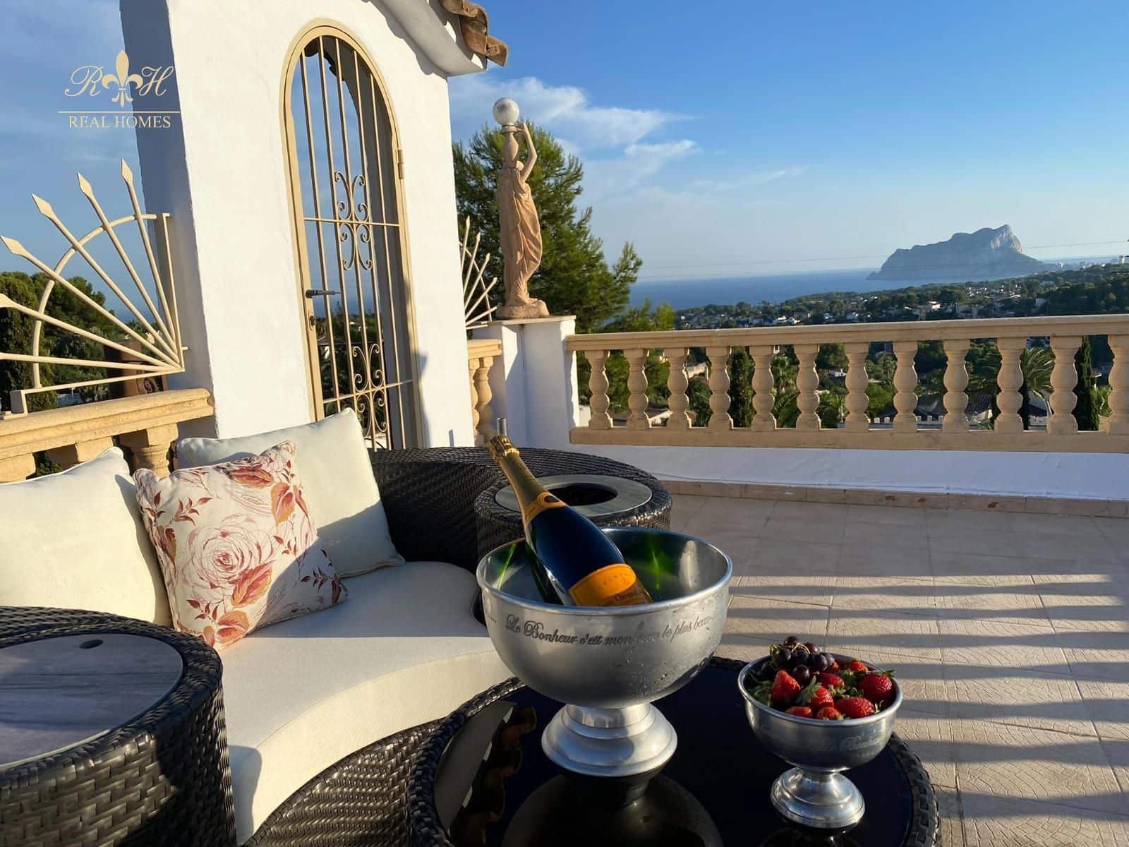 4 soverom Villa til salgs i Moraira med svømmebasseng garasje - € 1 190 000 (Ref: 8585559)