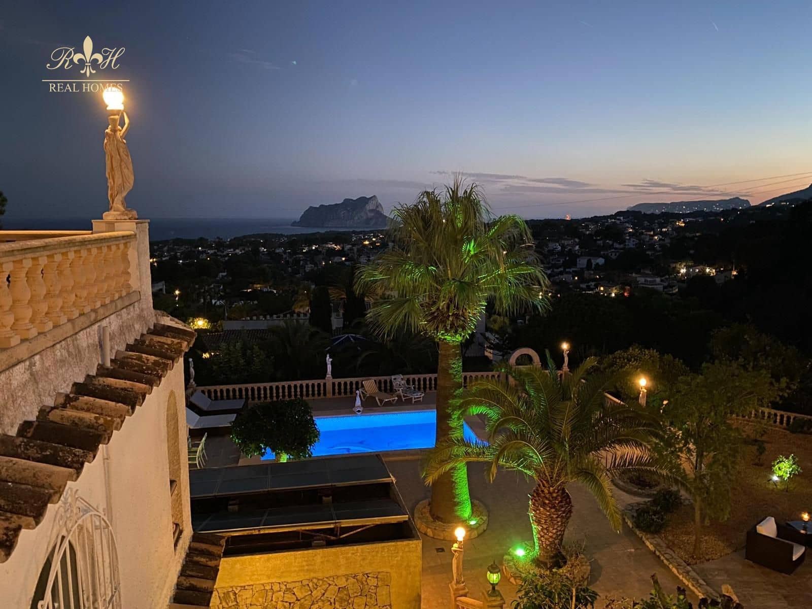 4 soverom Villa til salgs i Moraira med svømmebasseng garasje - € 1 190 000 (Ref: 8585559)