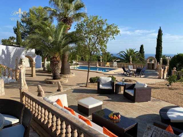 4 soverom Villa til salgs i Moraira, Teulada-Moraira med svømmebasseng garasje - € 1 190 000 (Ref: 8585559)