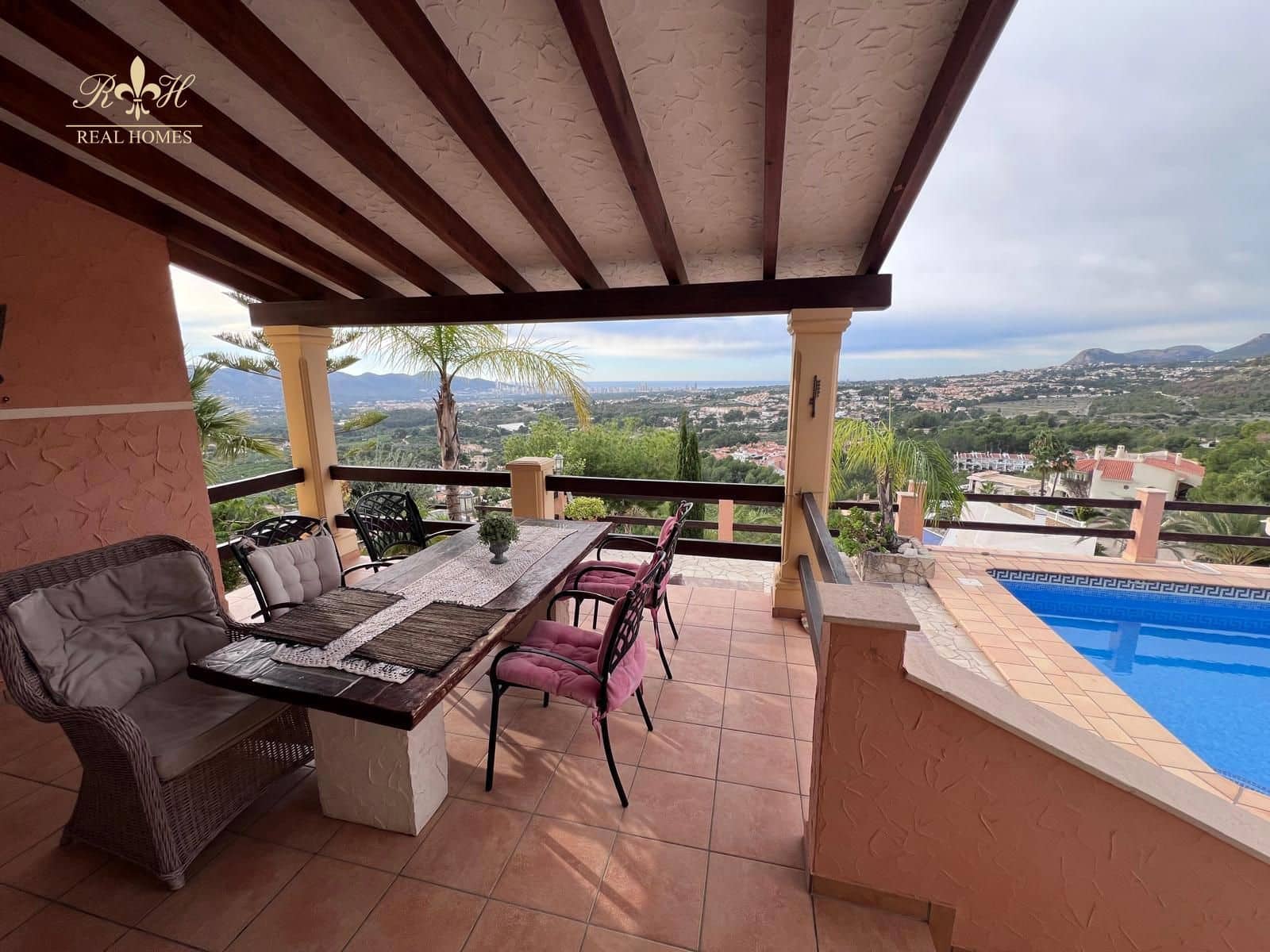 3 soverom Villa til salgs i Alfaz del Pi / L'Alfas del Pi med svømmebasseng - € 950 000 (Ref: 8665824)