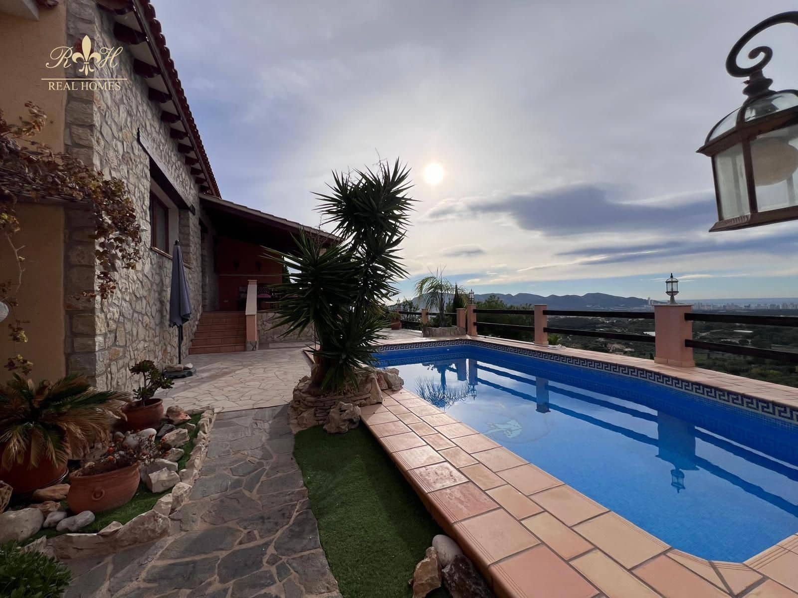 3 soverom Villa til salgs i Alfaz del Pi / L'Alfas del Pi med svømmebasseng - € 950 000 (Ref: 8665824)