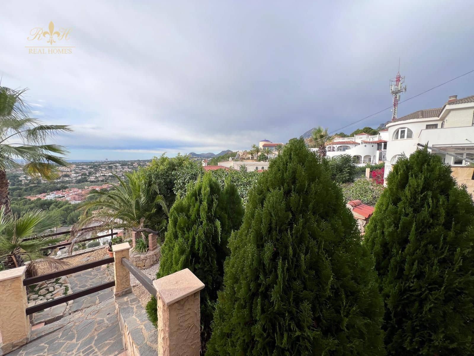 3 soverom Villa til salgs i Alfaz del Pi / L'Alfas del Pi med svømmebasseng - € 950 000 (Ref: 8665824)