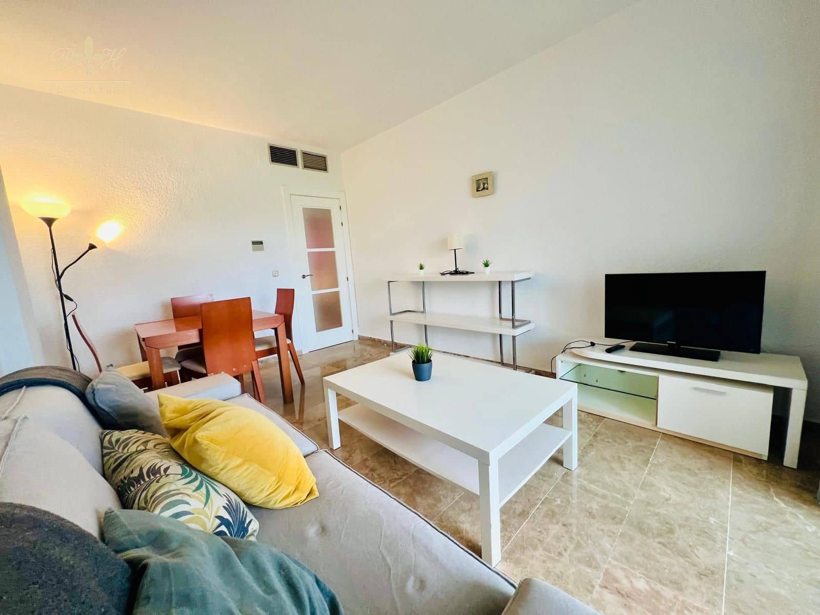 Piso de 2 habitaciones en Albir en alquiler con piscina - 1.200 € (Ref: 8688441)