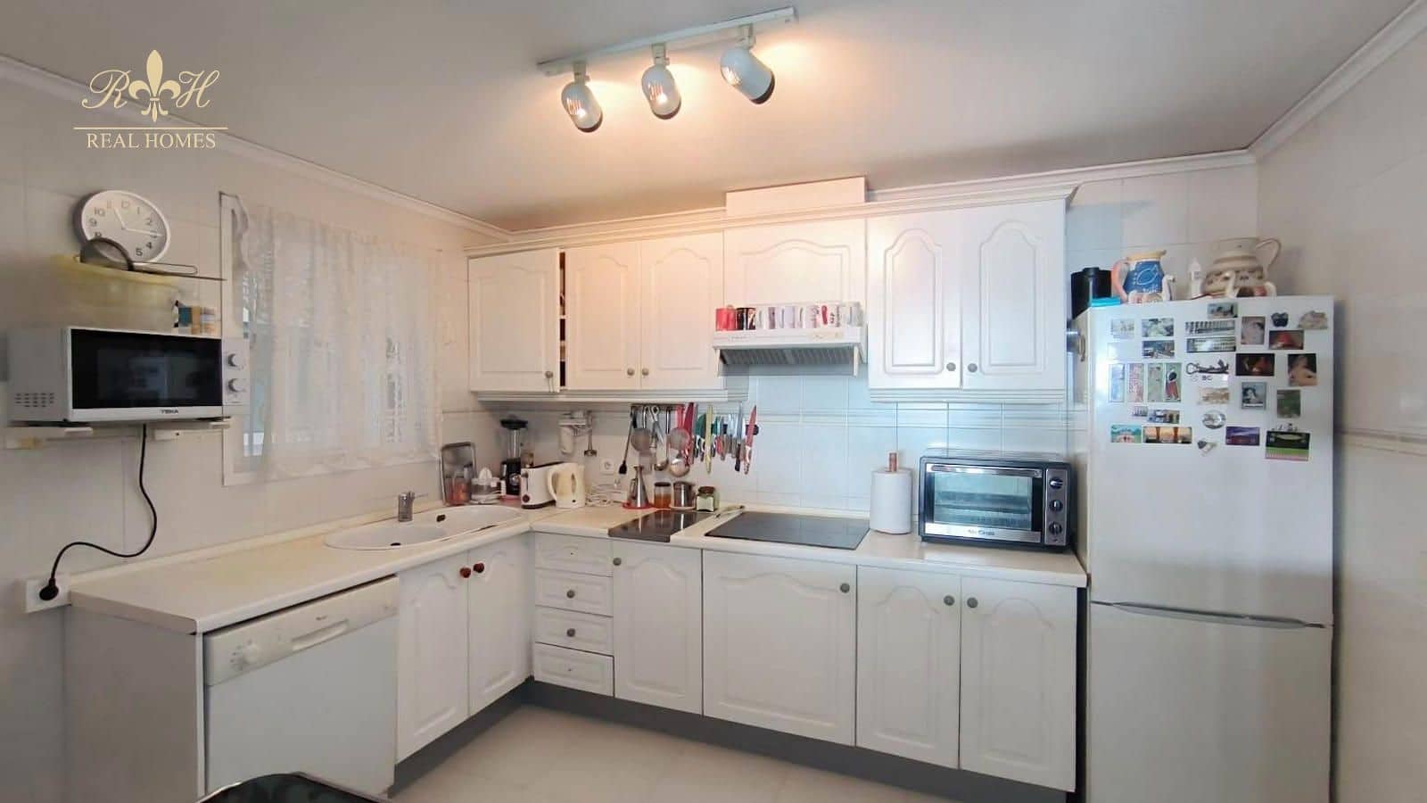 3 bedroom Flat for sale in Altea with garage - € 520,000 (Ref: 8806712)