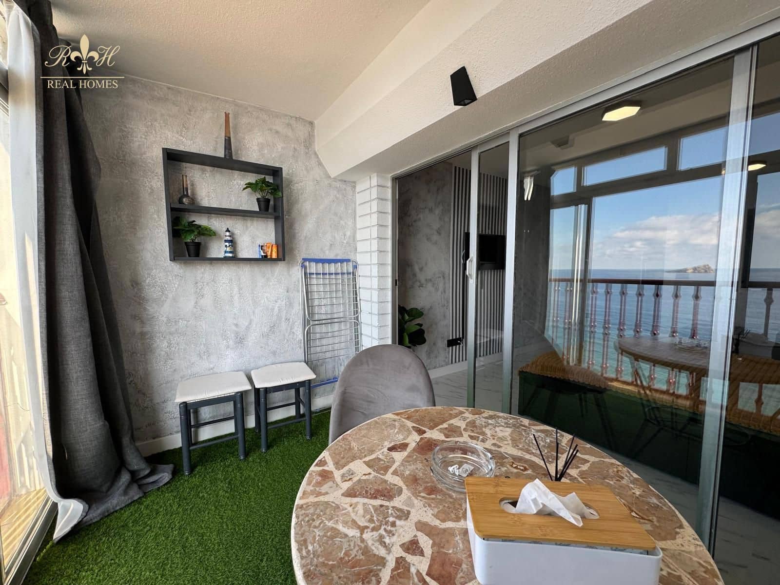 1 bedroom Flat for sale in Benidorm with pool garage - € 320,000 (Ref: 8914309)