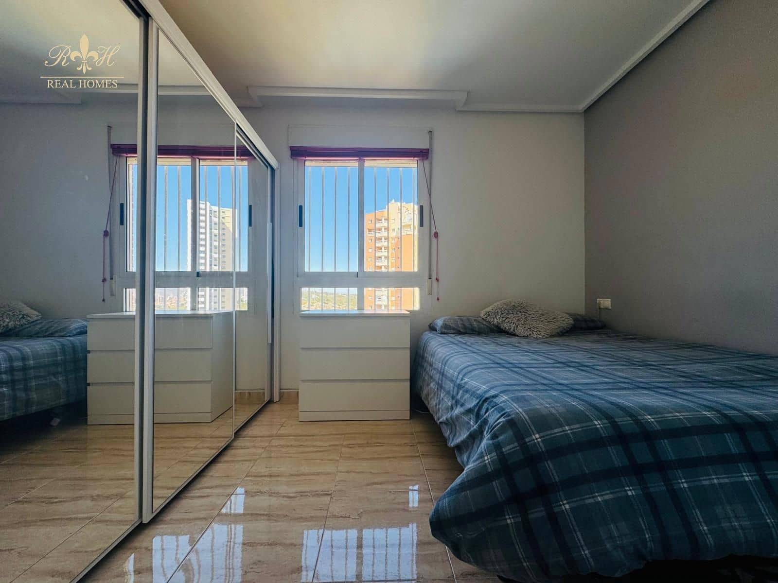 2 soveværelse Lejlighed til salg i Benidorm med swimmingpool garage - € 226.000 (Ref: 8915707)