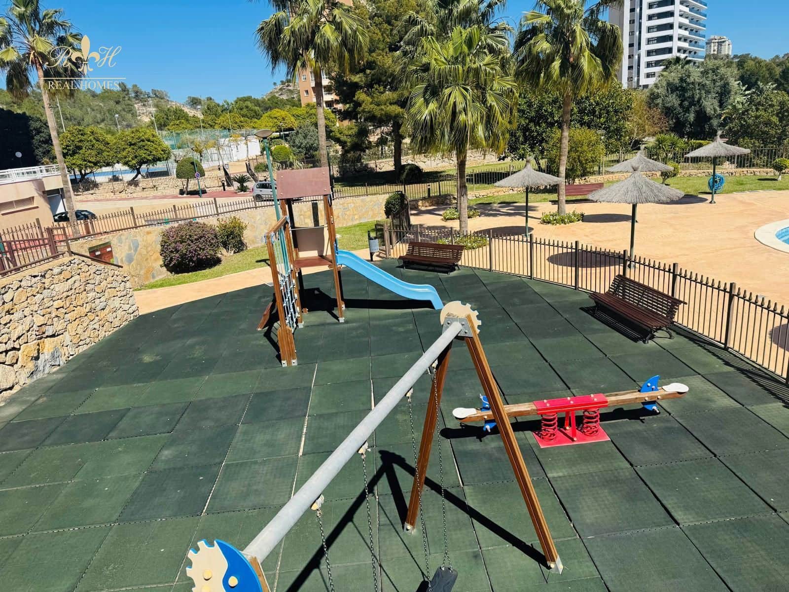 2 soveværelse Lejlighed til salg i Benidorm med swimmingpool garage - € 226.000 (Ref: 8915707)