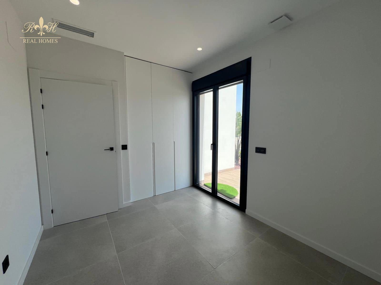 3 soverom Villa til salgs i Polop med svømmebasseng garasje - € 495 000 (Ref: 8967476)