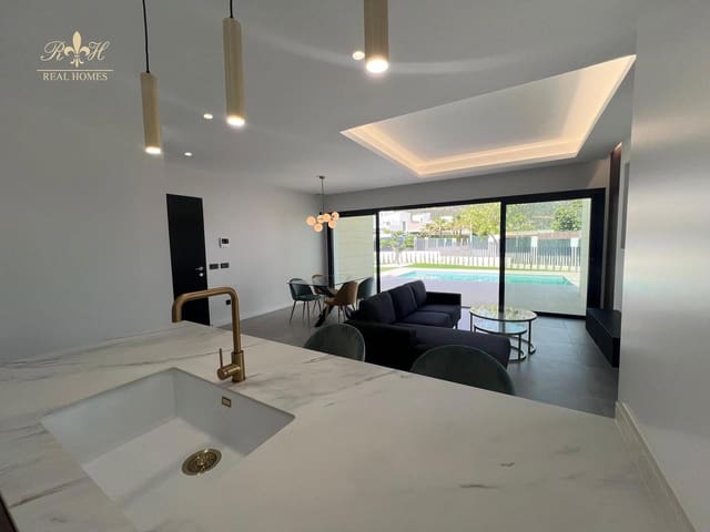 3 soverom Villa til salgs i Polop med svømmebasseng garasje - € 495 000 (Ref: 8967476)