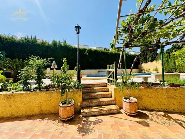 Chalet de 5 habitaciones en Albir, Alfaz del Pi / L'Alfàs del Pi en venta con piscina garaje - 890.000 € (Ref: 9053610)