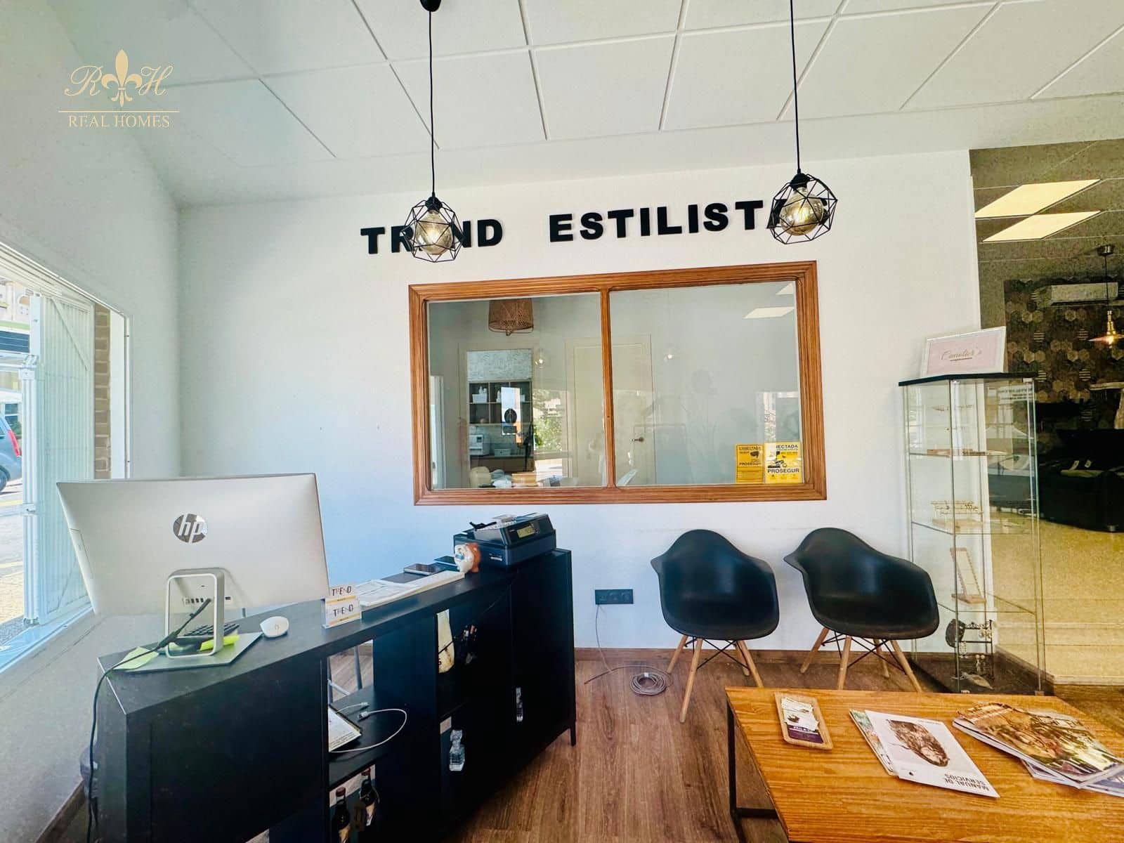 Commercial for rent in Albir - € 950 (Ref: 9096703)