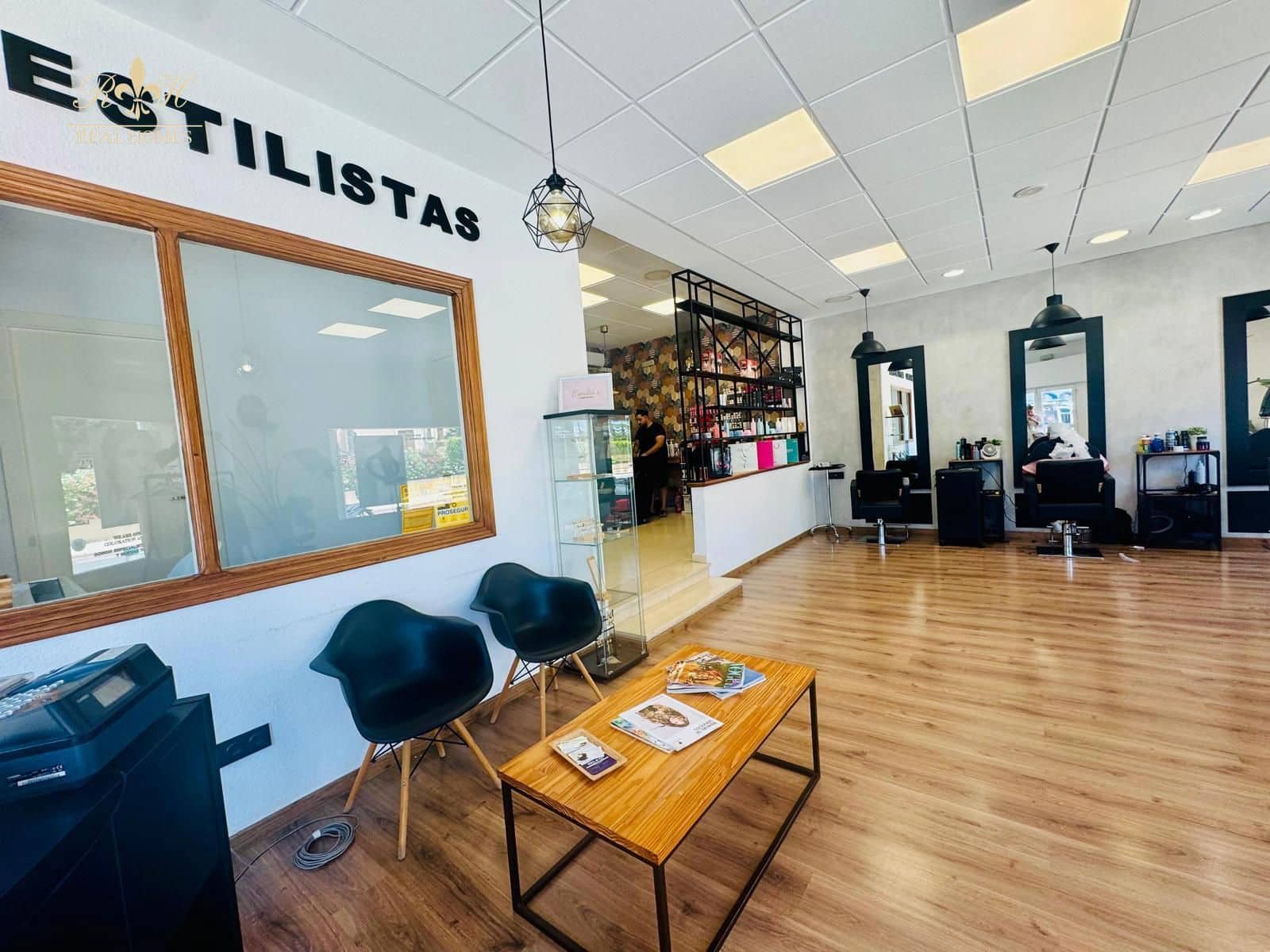 Commercial for rent in Albir - € 950 (Ref: 9096703)