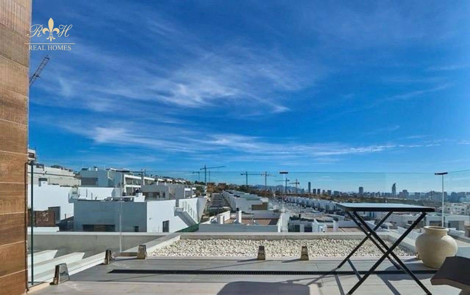 3 soverom Hus til salgs i Finestrat med svømmebasseng - € 585 000 (Ref: 9099682)