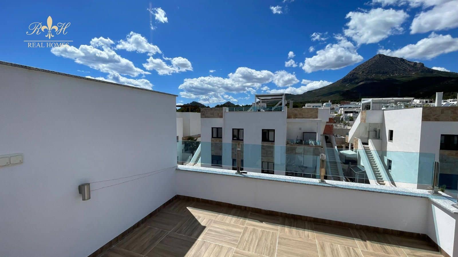 3 soveværelse Villa til leje i Polop med swimmingpool garage - € 1.800 (Ref: 9127006)