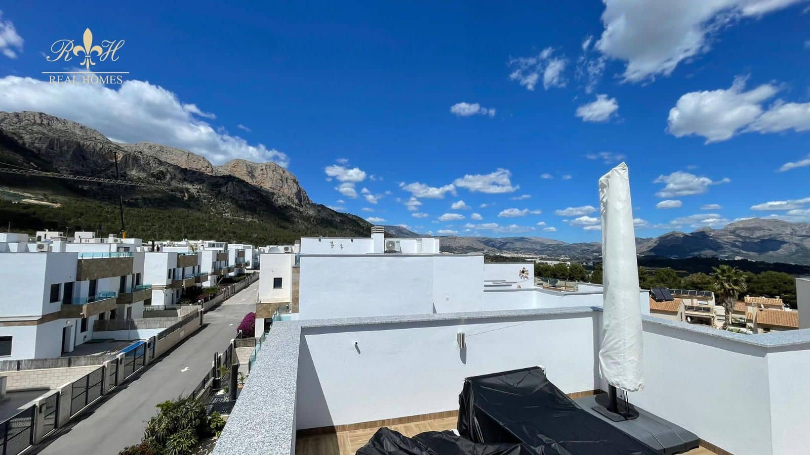 3 soveværelse Villa til leje i Polop med swimmingpool garage - € 1.800 (Ref: 9127006)