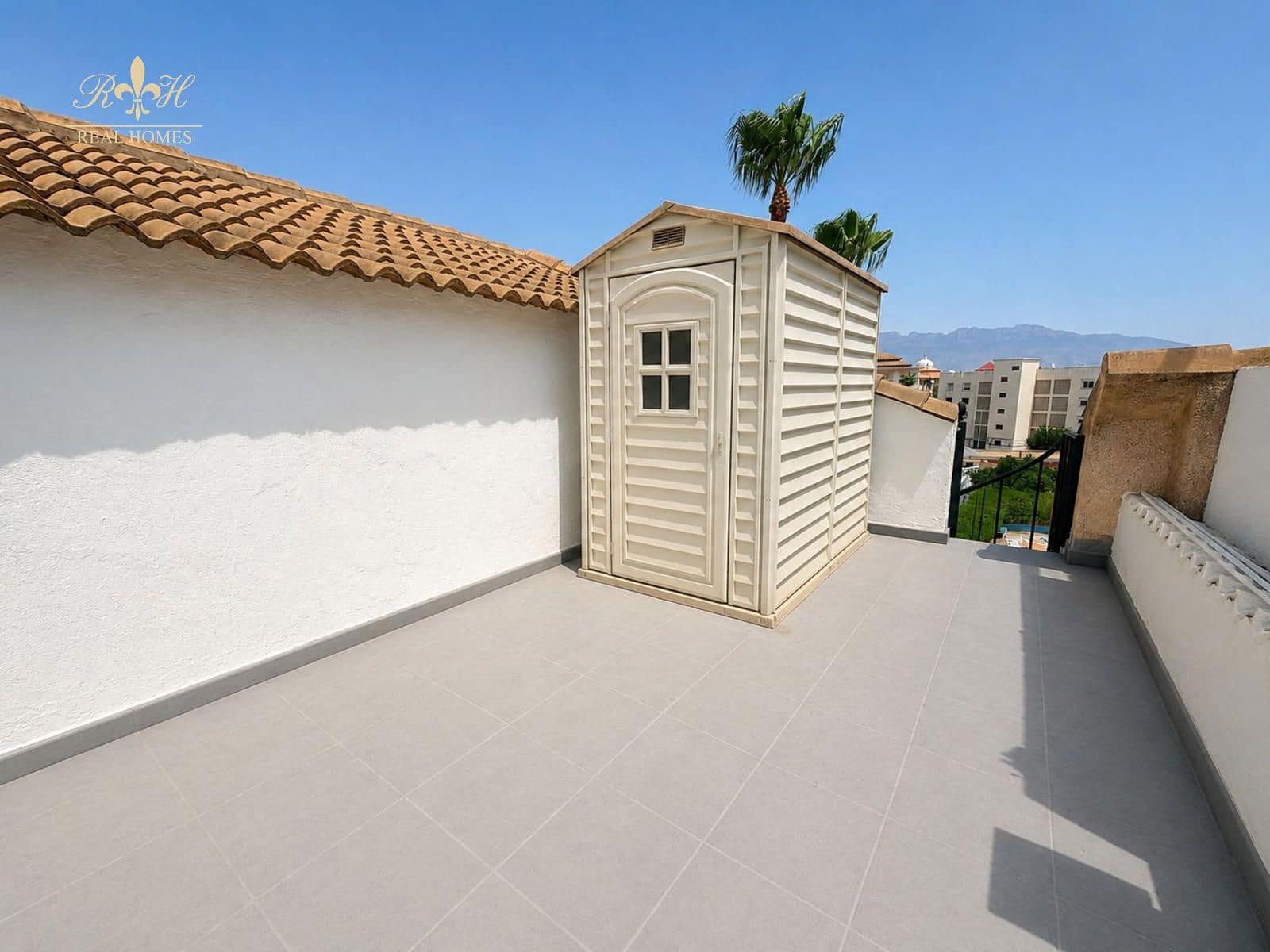 2 slaapkamer Flat te huur in Albir met zwembad - € 1.300 (Ref: 9133364)