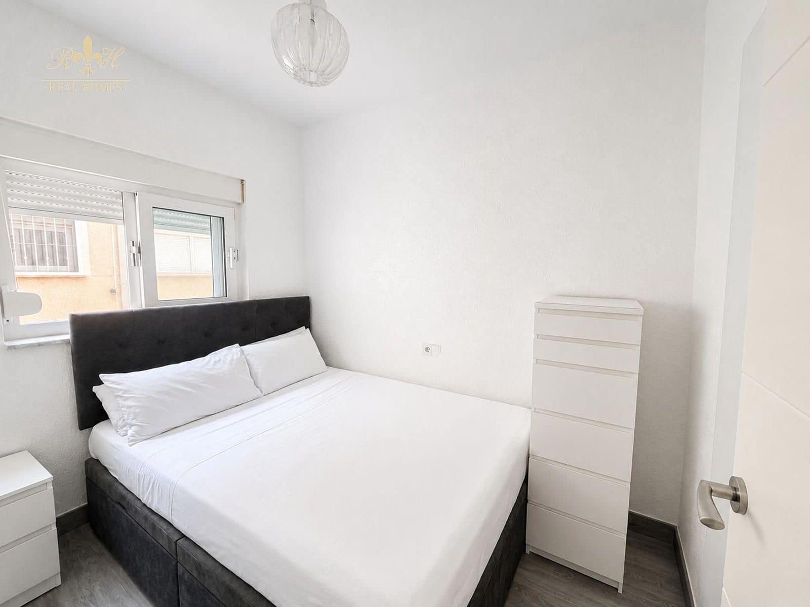 2 slaapkamer Flat te huur in Albir met zwembad - € 1.300 (Ref: 9133364)