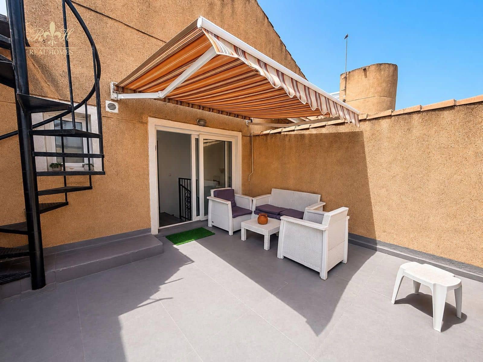 2 slaapkamer Flat te huur in Albir met zwembad - € 1.300 (Ref: 9133364)