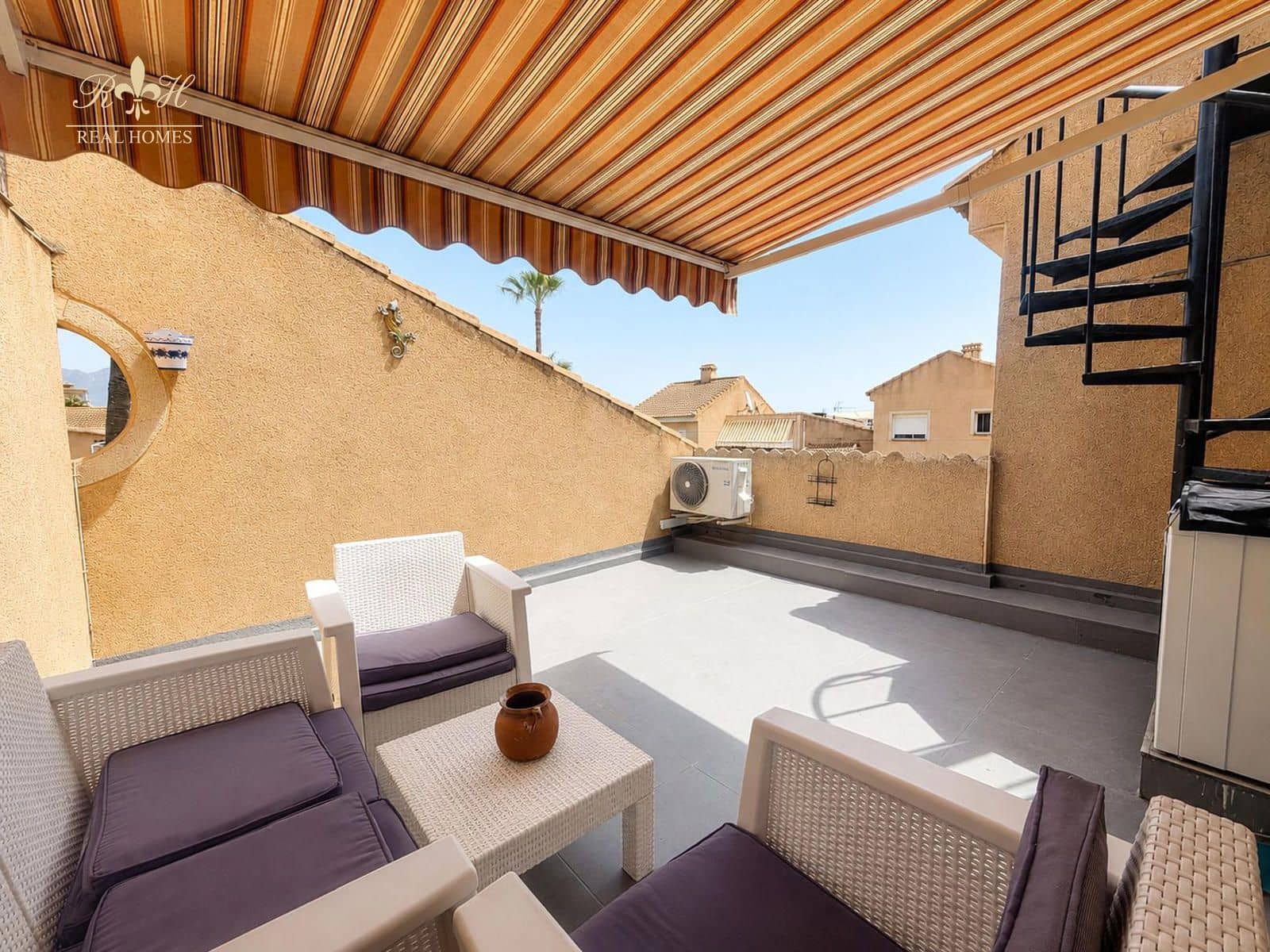 2 slaapkamer Flat te huur in Albir met zwembad - € 1.300 (Ref: 9133364)