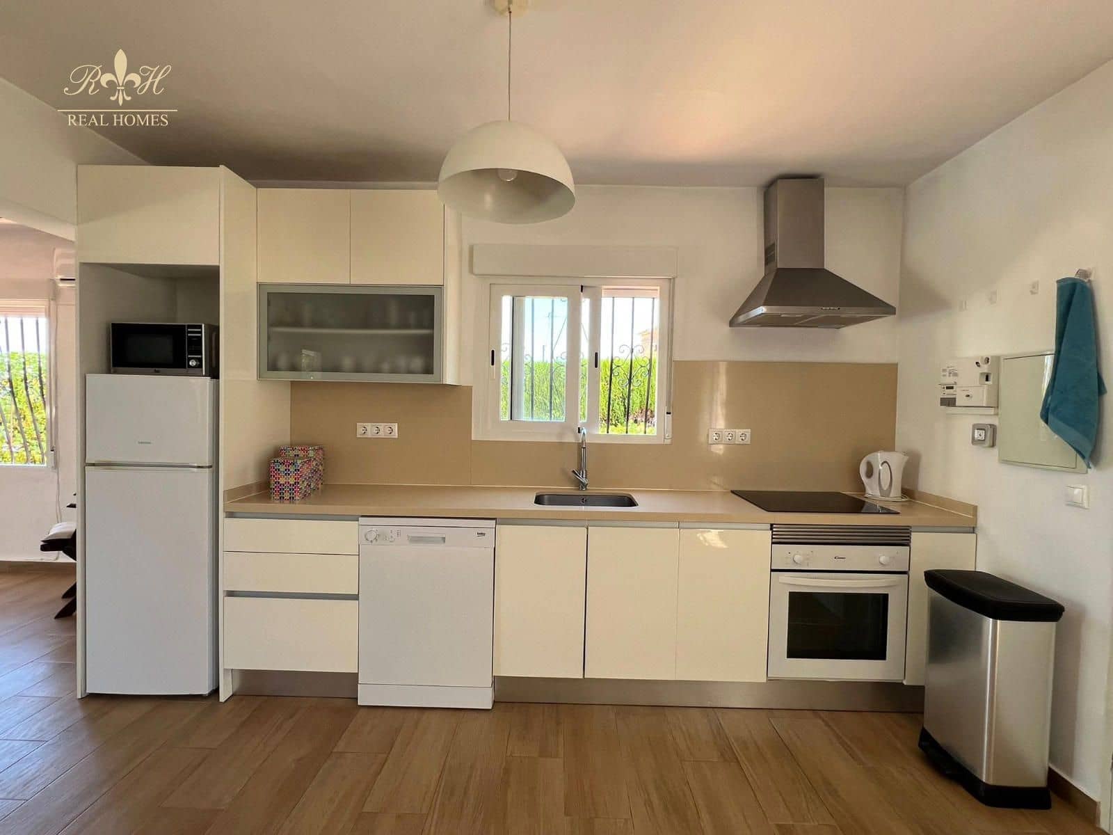 3 soveværelse Villa til leje i Albir med swimmingpool - € 2.350 (Ref: 9138578)