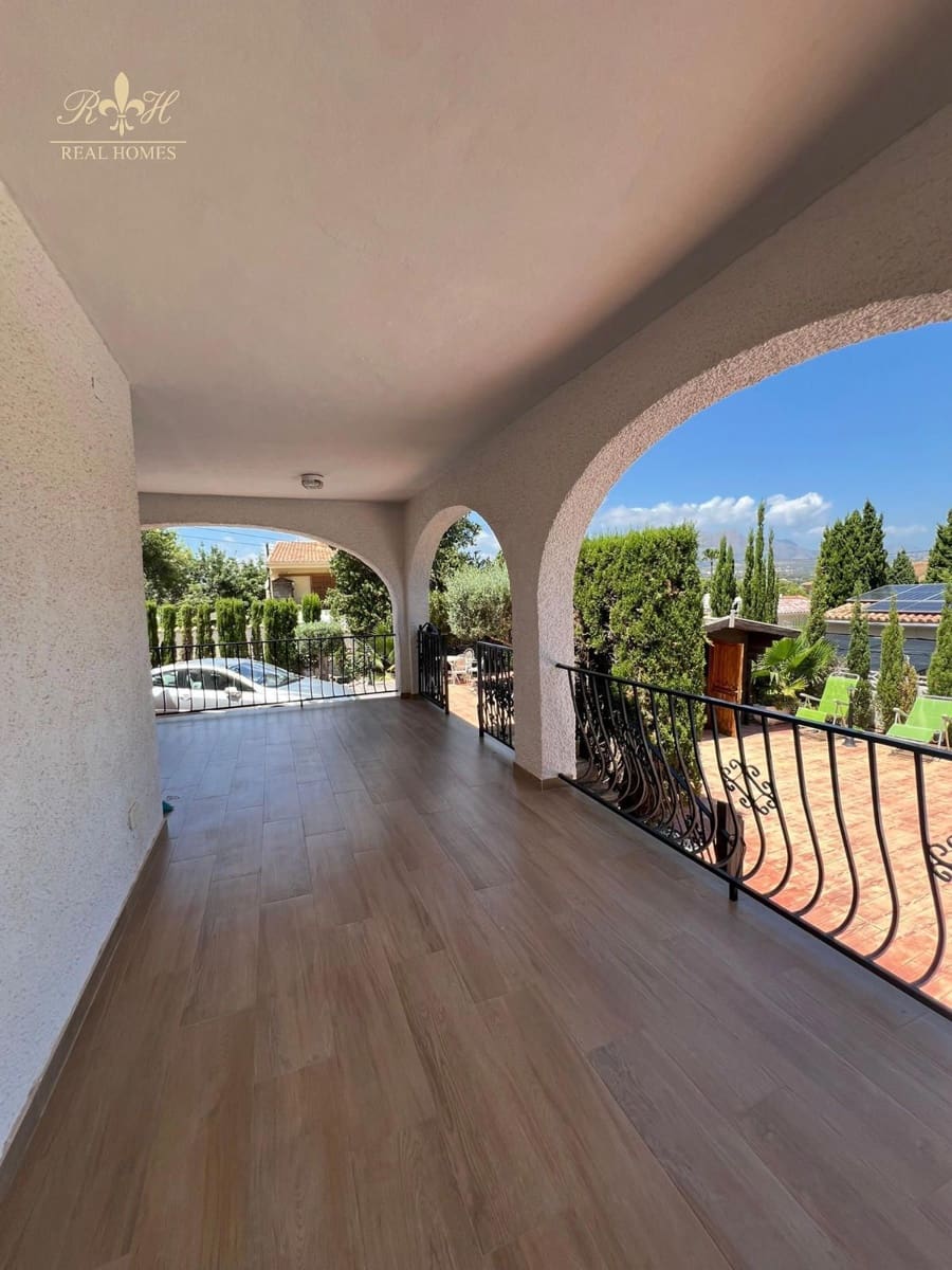 3 soveværelse Villa til leje i Albir med swimmingpool - € 2.350 (Ref: 9138578)