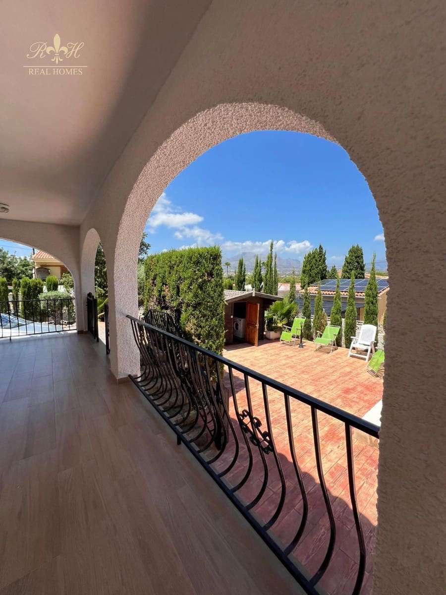 3 soveværelse Villa til leje i Albir med swimmingpool - € 2.350 (Ref: 9138578)