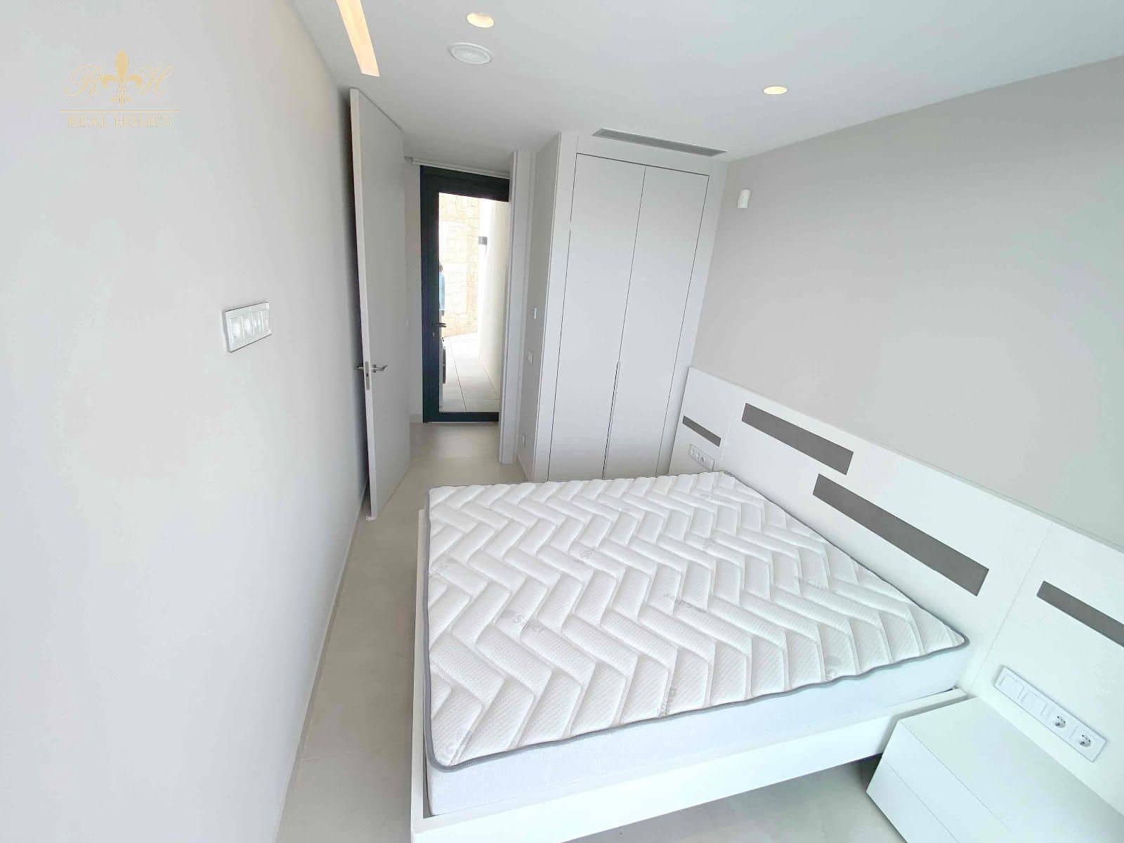 4 soveværelse Lejlighed til salg i Benidorm med swimmingpool garage - € 1.650.000 (Ref: 9146299)