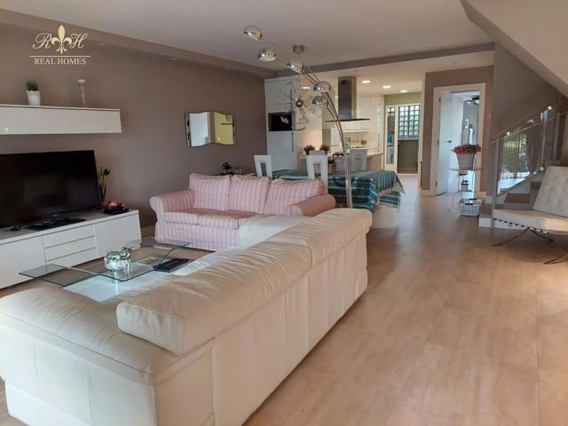 3 slaapkamer Huis te huur in Albir, Alfaz del Pi / L'Alfàs del Pi met zwembad garage - € 2.500 (Ref: 9160522)