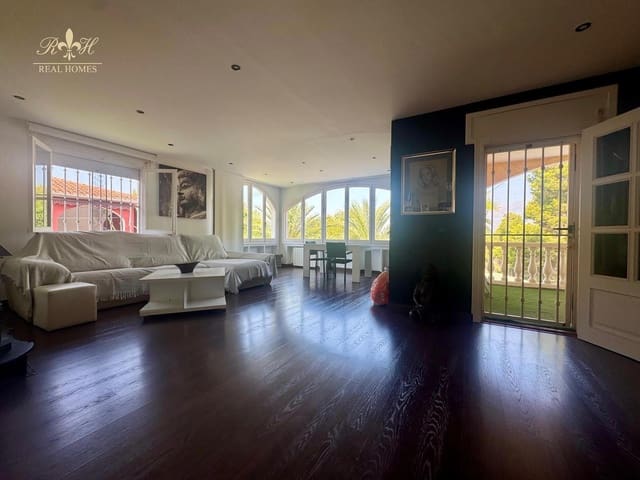 Chalet de 16 habitaciones en Albir, Alfaz del Pi / L'Alfàs del Pi en venta con piscina garaje - 1.250.000 € (Ref: 9183993)