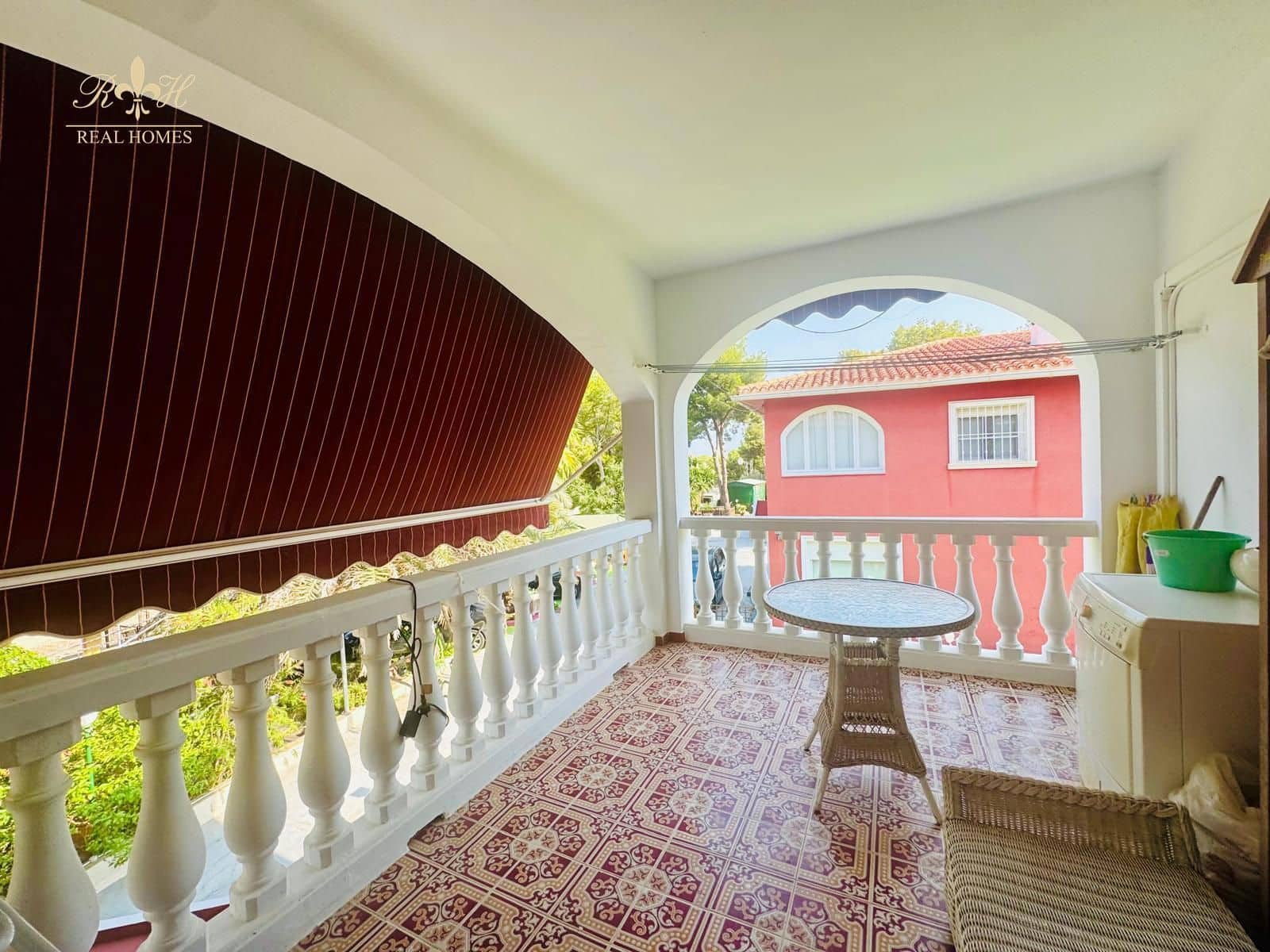 16 soverom Villa til salgs i Albir med svømmebasseng garasje - € 1 250 000 (Ref: 9183993)