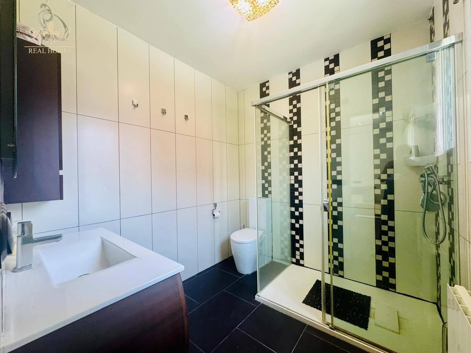 16 soverom Villa til salgs i Albir med svømmebasseng garasje - € 1 250 000 (Ref: 9183993)