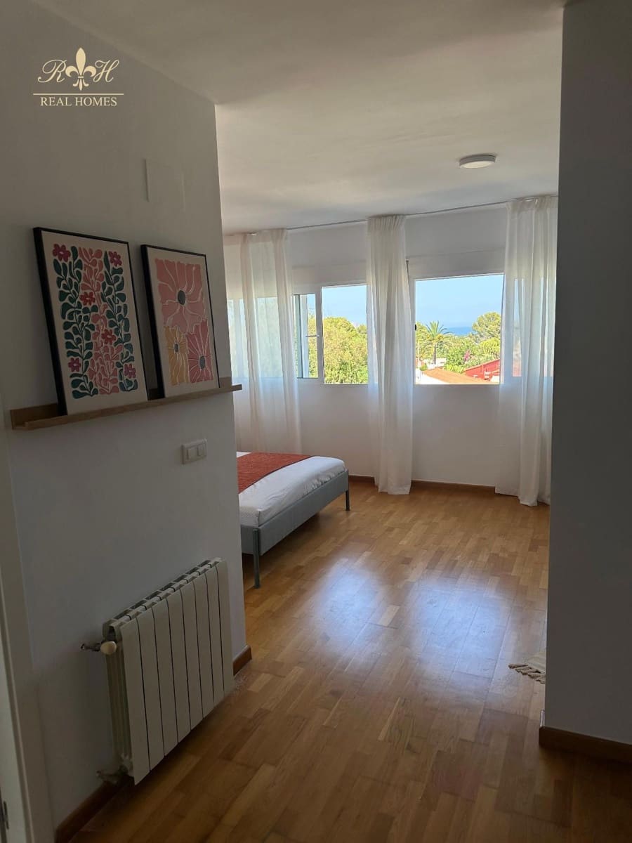 3 soveværelse Villa til leje i Alfaz del Pi / L'Alfas del Pi med swimmingpool - € 2.500 (Ref: 9216483)