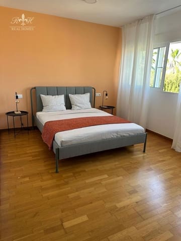 3 soveværelse Villa til leje i Escandinavia - Cautivador, Alfaz del Pi / L'Alfàs del Pi med swimmingpool - € 2.500 (Ref: 9216483)