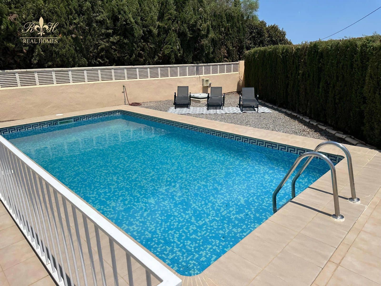 3 soveværelse Villa til leje i Alfaz del Pi / L'Alfas del Pi med swimmingpool - € 2.500 (Ref: 9216483)