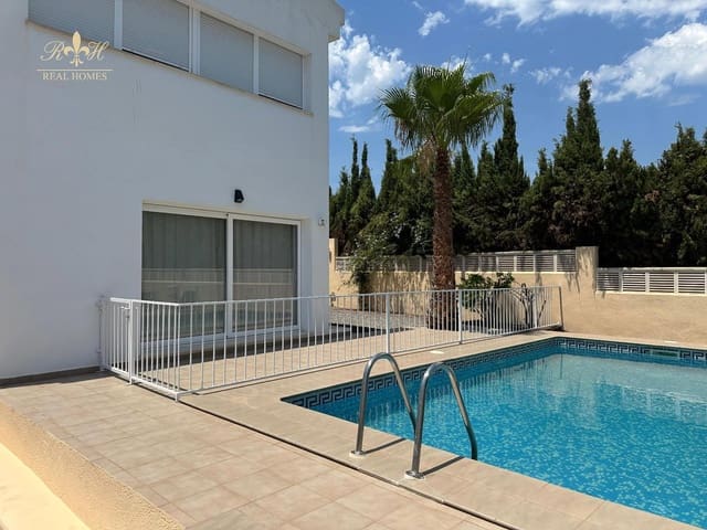 3 soveværelse Villa til leje i Escandinavia - Cautivador, Alfaz del Pi / L'Alfàs del Pi med swimmingpool - € 2.500 (Ref: 9216483)