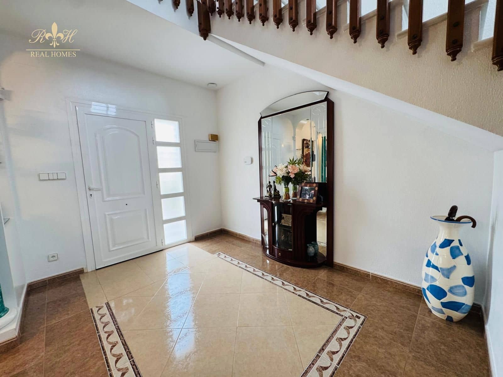 4 sypialnia Dom na sprzedaż w Alfaz del Pi / L'Alfas del Pi z basenem - 485 000 € (Ref: 9216724)