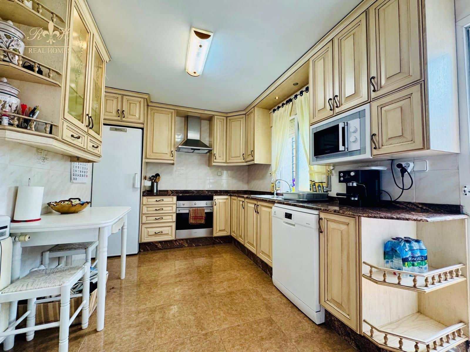 4 sypialnia Dom na sprzedaż w Alfaz del Pi / L'Alfas del Pi z basenem - 485 000 € (Ref: 9216724)