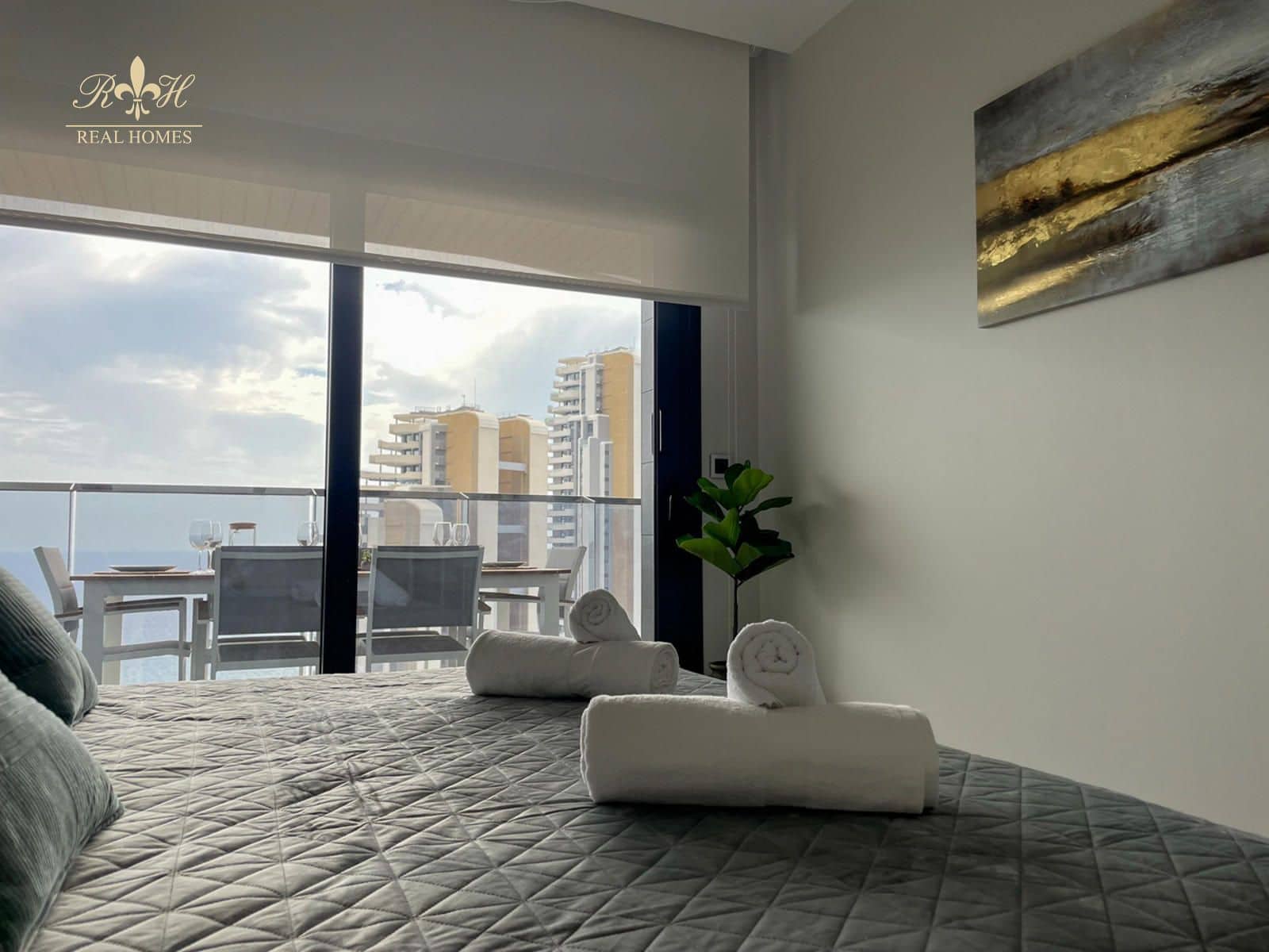 2 soverom Leilighet til salgs i Benidorm med svømmebasseng garasje - € 630 000 (Ref: 9254152)