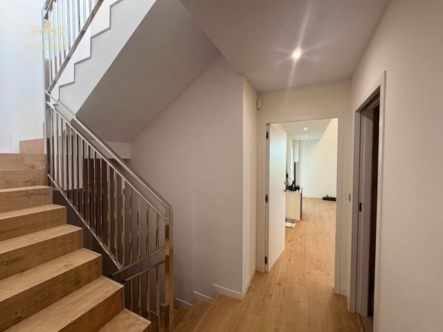 3 makuuhuone Omakotitalo myytävänä paikassa Albir, Alfaz del Pi / L'Alfàs del Pi mukana uima-altaan 
autotalli - 569 000 € (Ref: 9288402)