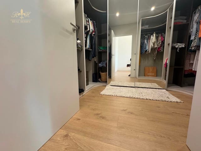 3 makuuhuone Omakotitalo myytävänä paikassa Albir, Alfaz del Pi / L'Alfàs del Pi mukana uima-altaan 
autotalli - 569 000 € (Ref: 9288402)